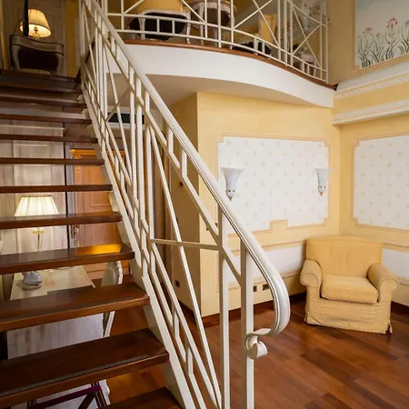 Nettuno 4* 세스트리레반떼