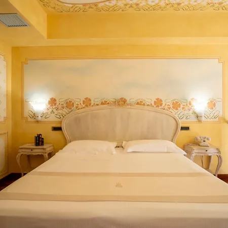 Отель Nettuno Сестри-Леванте